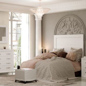 Dormitorio moderno cabecero original liso con moldura