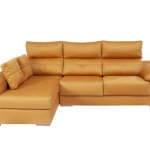 Título: Chaise longue en color mostaza Características: • Asiento deslizante. • Respaldo reclinable. • Pata cilíndrica de metal de 4 cm. • Espumas de 28 Kg de alta densidad. • Fibra siliconada 100% virgen. • Armazón de madera de pino. Palabra clave: Chaise longue en color mostaza