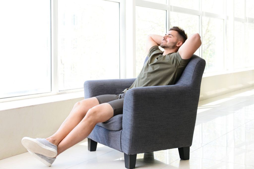 Historia y desarrollo de los Sillones Relax 4 descansando en un Sillón relax